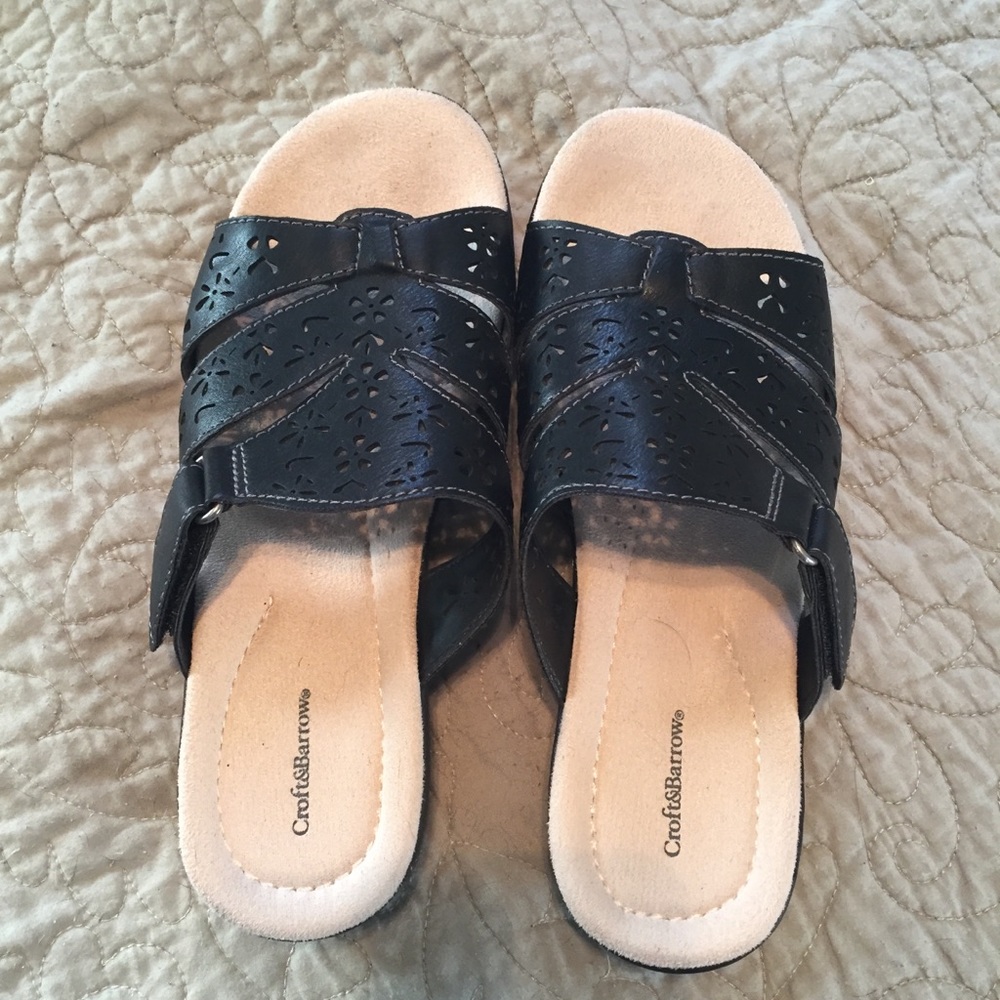 NWOT Croft & Barrow Black Leather slide sandals